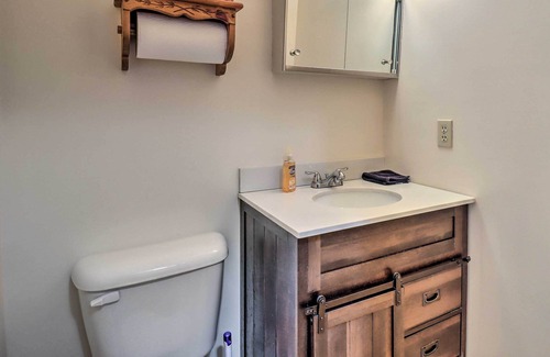 Mount Pocahontas House | Pet-Friendly Albrightsville Home w/ Deck!