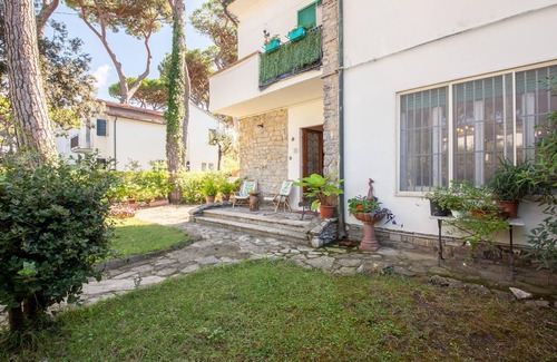 Tirrenia Apartment | Pet friendly apartment in Tirrenia -PI-