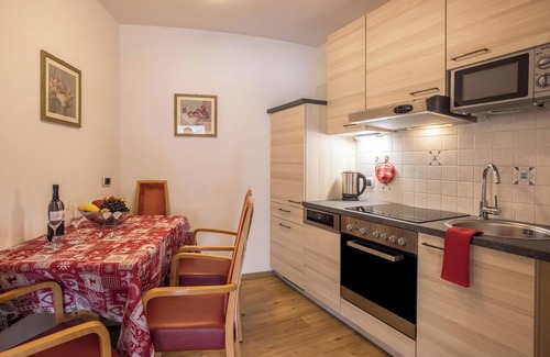 Mareo Ski Chalet | Pet-friendly Apartment "Villa Anita Pares" with Mountain View, Sauna, Wi-Fi, Terrace & Balcony