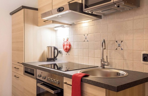 Mareo Ski Chalet | Pet-friendly Apartment "Villa Anita Pares" with Mountain View, Sauna, Wi-Fi, Terrace & Balcony