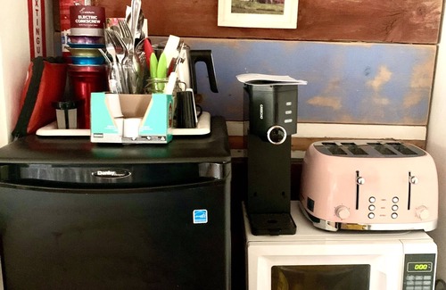 Ithaca Apartment | Pet Friendly Apt, Perfect Downtown Location, Walk To Cornell and IC & Everywhere