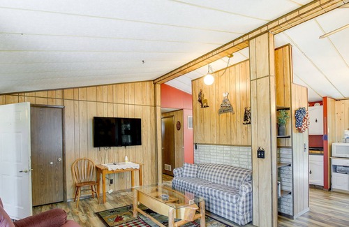 Arkdale Cottage | Pet-Friendly Arkdale Vacation Rental, 2 Mi to Lake