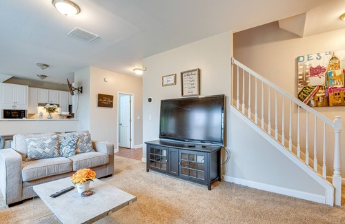Southwestern House | Pet-Friendly Atlanta Home: 9 Mi to Downtown!