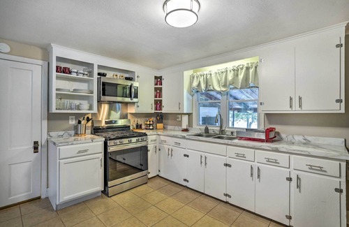 Auburn House | Pet-Friendly Auburn Home Near Owasco Lake!