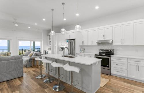 Indian Pass House | Pet Friendly Beach House - The Great White Florida House by Panhandle Getaways
