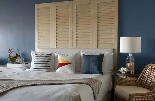 San Diego Hotel | Pet-friendly Beachfront Property with Outdoor Pool, Tennis Court