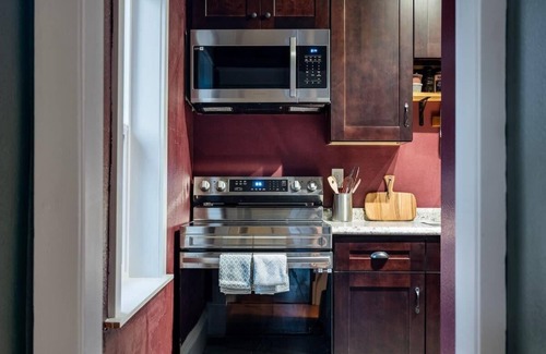 Sandpoint House | Pet friendly Boutique Townhome w/Sauna & Hot tub