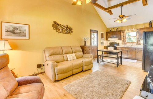 Byrdstown Cottage | Pet-Friendly Byrdstown Cottage w/Deck & Fire Pit!