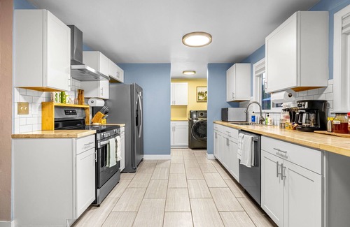 Stratmoor House | Pet-Friendly Colorado Springs Home Near Fort Carson & Garden of the Gods