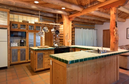 Taos Ski Valley Cabin | Pet-Friendly Cabin, close to Mountain Stream and Ski Return Trail