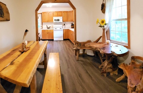 Helen House | Pet Friendly Cabin & Camp Retreat Nestled on a Private Mountain Ridge- Helen, GA