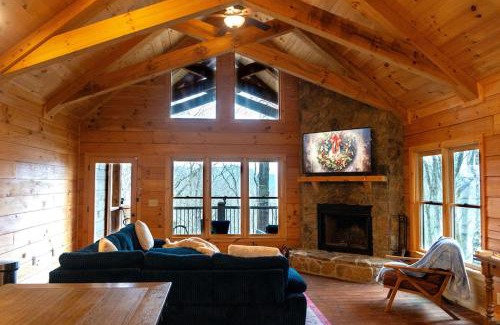 Blue Ridge House | Pet Friendly Cabin-Fall Colors, Fireplace-Firepit-Stunning Views