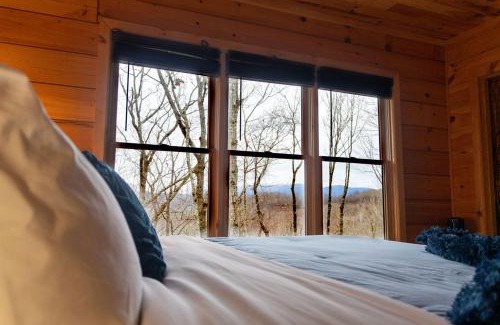 Blue Ridge House | Pet Friendly Cabin-Fall Colors, Fireplace-Firepit-Stunning Views