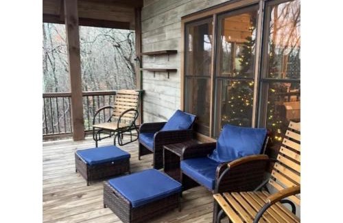 Blue Ridge House | Pet Friendly Cabin-Fall Colors, Fireplace-Firepit-Stunning Views