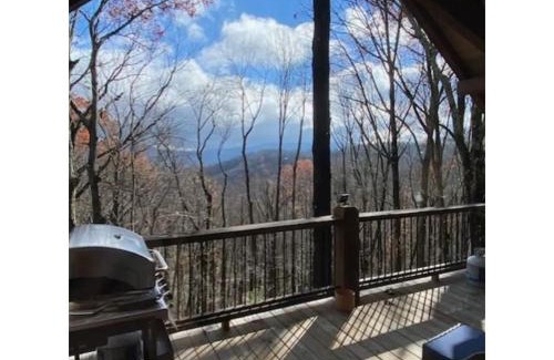 Blue Ridge House | Pet Friendly Cabin-Fall Colors, Fireplace-Firepit-Stunning Views