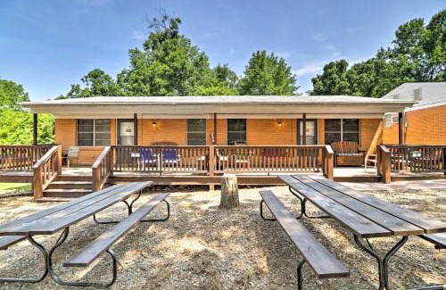 Greers Ferry House | Pet-Friendly Cabin with Designated Boat Slip!