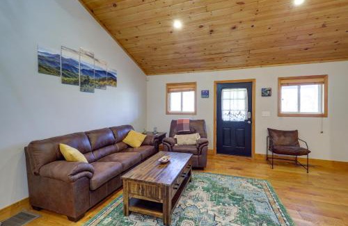 Spruce Pine House | Pet-Friendly Cabin with Fire Pit in Spruce Pine!