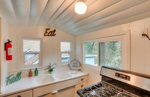 Crestline Cabin | Pet-Friendly California Abode w/Fenced-In Yard!