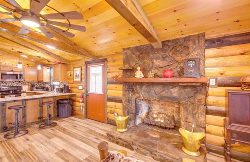 Lupton City Cottage | Pet-friendly Chattanooga Cabin w/Hot Tub & Kayaks