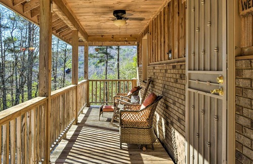 Cleveland Cabin | Pet-Friendly Cleveland Cabin w/ Fire Pit!