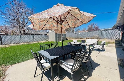 Southeast Colorado Springs Villa | Pet Friendly Close to Downtown
