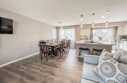 Rustic Hills Villa | Pet Friendly Close to all Attractions. MTN Views!