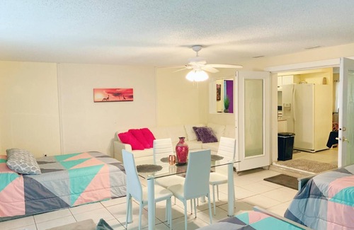 Malibu Groves House | PET FRIENDLY & CLOSE TO CAMPING/DOWNTOWN ORLANDO