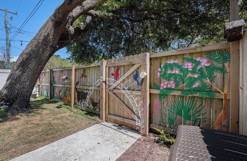 West Ashley Apartment | Pet Friendly & Convenient 2 Bedroom with private fenced in yard and Hottub