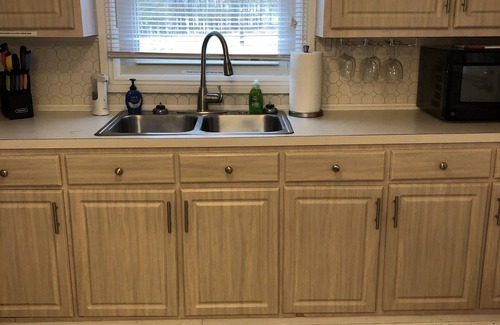 Mount Airy House | PET FRIENDLY Cottage in the Country near MAYBERRY.