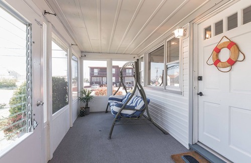 Brigantine Cottage | Pet-Friendly Cottage 1 Block to Beach Bay AccessnDM SPECIAL SPRING PRICES