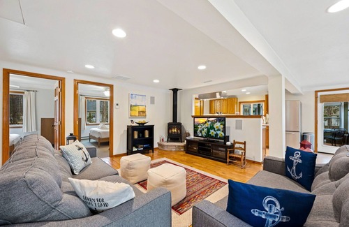 Egg Harbor Cottage | Pet Friendly Cottage in Egg Harbor-Close to Beach