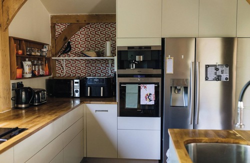 Langton Green House | Pet friendly country barn and forest retreat with a private hot tub