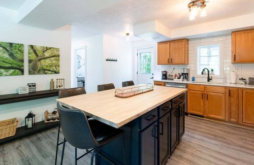 Fennville House | Pet-friendly country home near beaches, wineries
