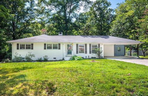 Durham House | Pet Friendly Cozy 3BRM fully Fenced yard