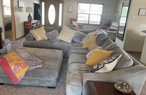 Baker City House | Pet friendly cozy home two minutes from historic downtown