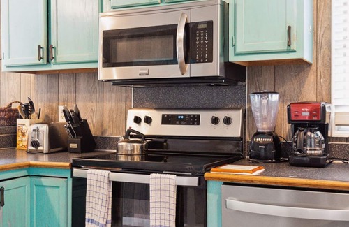 Folly Beach House | Pet Friendly, Dock, & Rooftop deck - Repeat Guest Favorite!