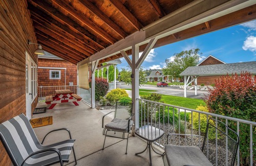 Dover Bay House | Pet Friendly Dover Bay Getaway