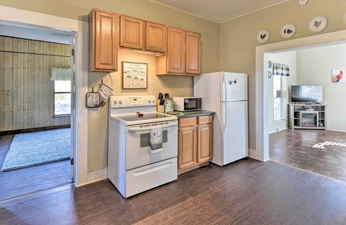 Electra House | Pet-Friendly Electra Home w/ Yard!