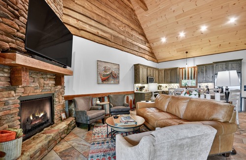 Walnut Mountain Cabin | Pet Friendly, Ellijay cabin rental with a big view of the Georgia Mountains! Hot tub, outdoor fireplace