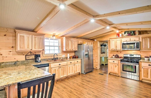 Ellijay House | Pet-Friendly Ellijay Escape w/Yard & Grill!