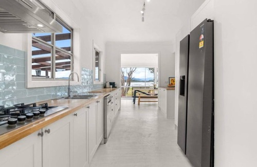 Orient Point House | Pet-Friendly Escape - Book 3, Pay for 2!