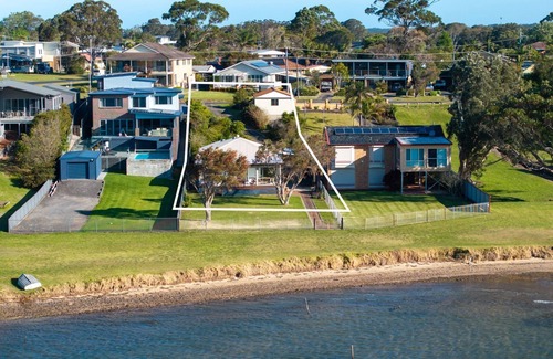 Orient Point House | Pet-Friendly Escape - Book 3, Pay for 2!