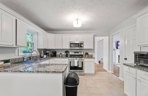 Lawrenceville House | Pet-Friendly Extended Stay w/BBQ and Sunroom