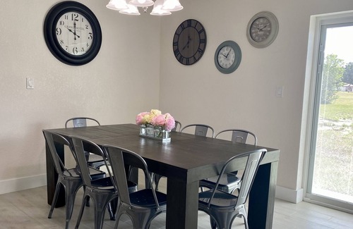 Highland House | Pet Friendly Family Home - 5 Min to the racetrack