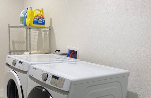 Highland House | Pet Friendly Family Home - 5 Min to the racetrack