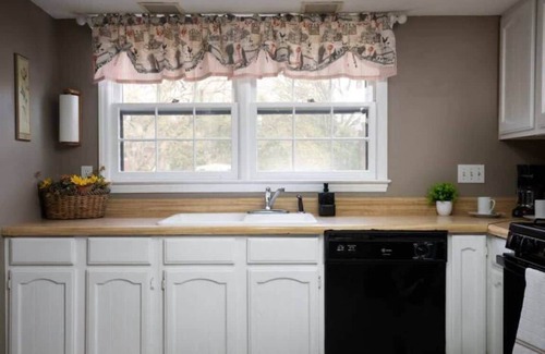 Gunter Afs House | Pet Friendly & Fast WiFi - Fresh at Forest Hills
