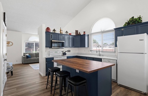 South Jordan House | Pet Friendly, Fireplace, 17Mi to Snowbird Ski