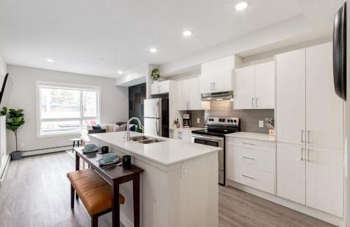 Shaganappi Apartment | Pet Friendly, Free Parking, Close to Downtown