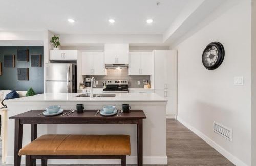 Shaganappi Apartment | Pet Friendly, Free Parking, Close to Downtown