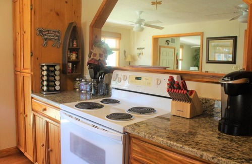 Dunnellon House | Pet friendly free use of kayaks,bikes great dock and screen room fenced yard